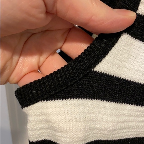 EUC Striped sleeveless sweater shell top - Picture 8 of 12